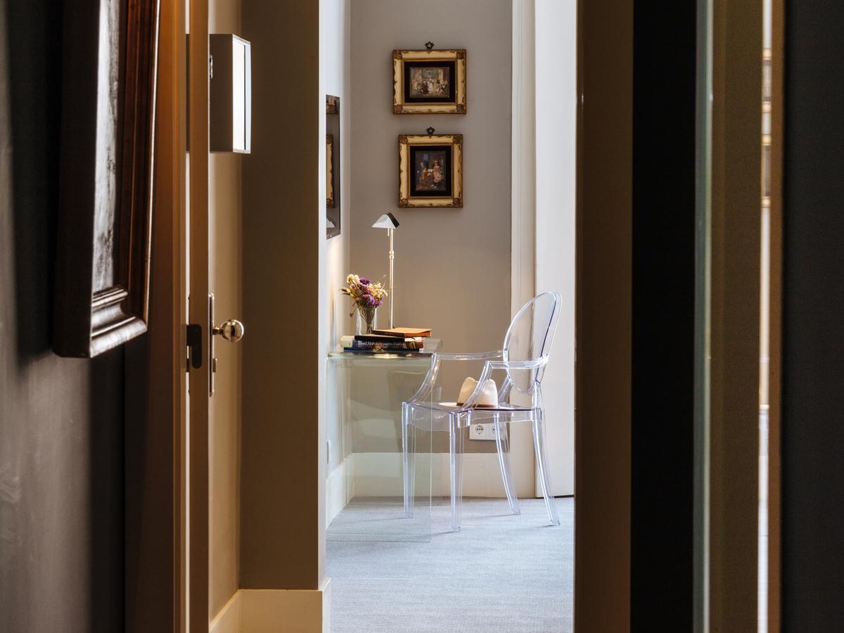Dear - Gallery House Lisbona